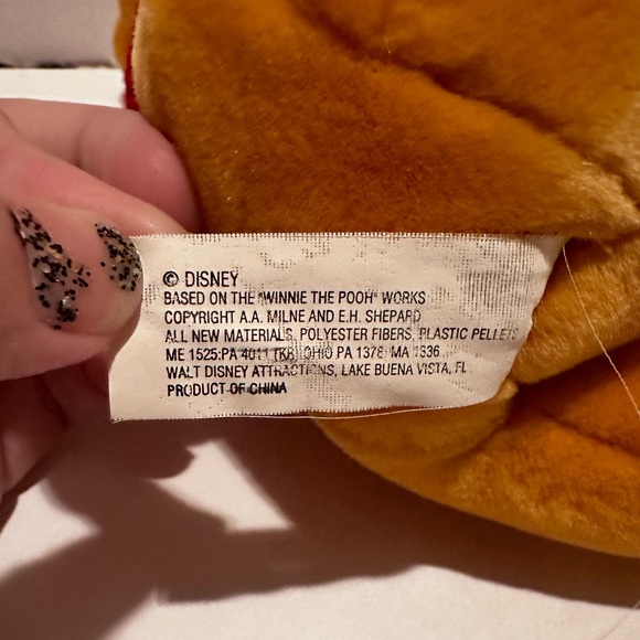 Walt Disney World Parks Vintage 9” Winnie The Pooh Plush In Very Good Condition. - Picture 6 of 6